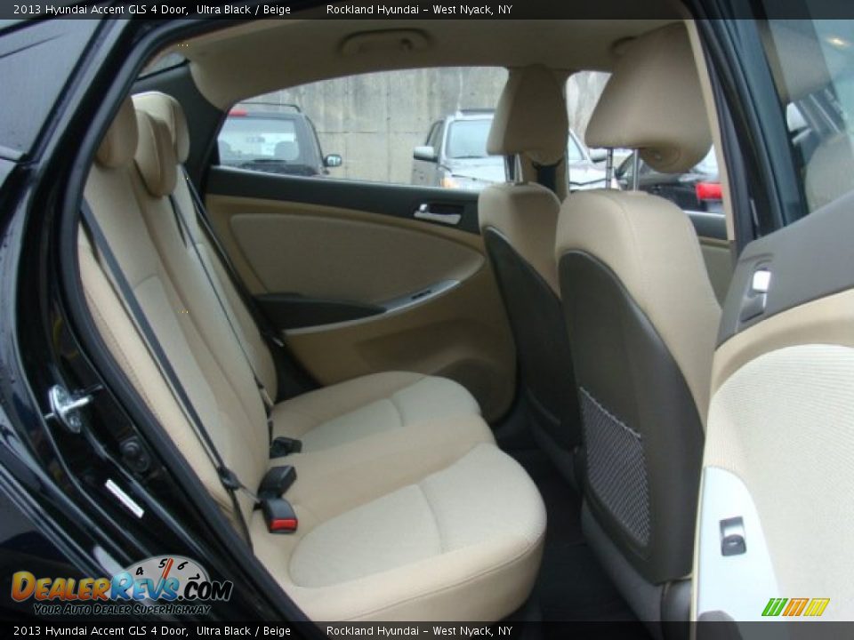 2013 Hyundai Accent GLS 4 Door Ultra Black / Beige Photo #21
