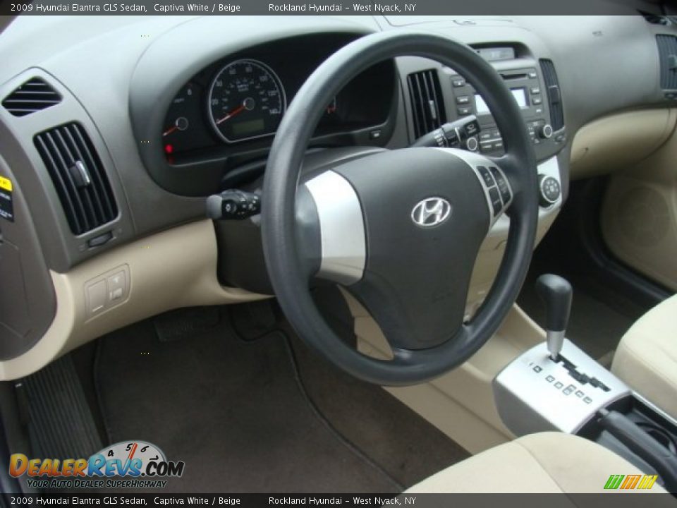 2009 Hyundai Elantra GLS Sedan Captiva White / Beige Photo #9
