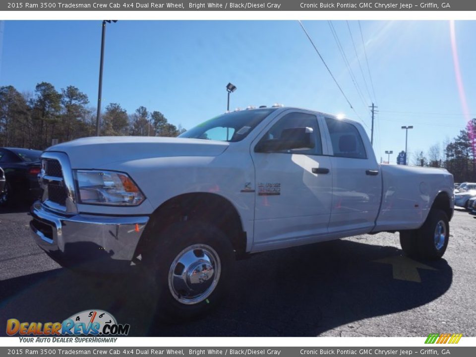2015 Ram 3500 Tradesman Crew Cab 4x4 Dual Rear Wheel Bright White / Black/Diesel Gray Photo #3