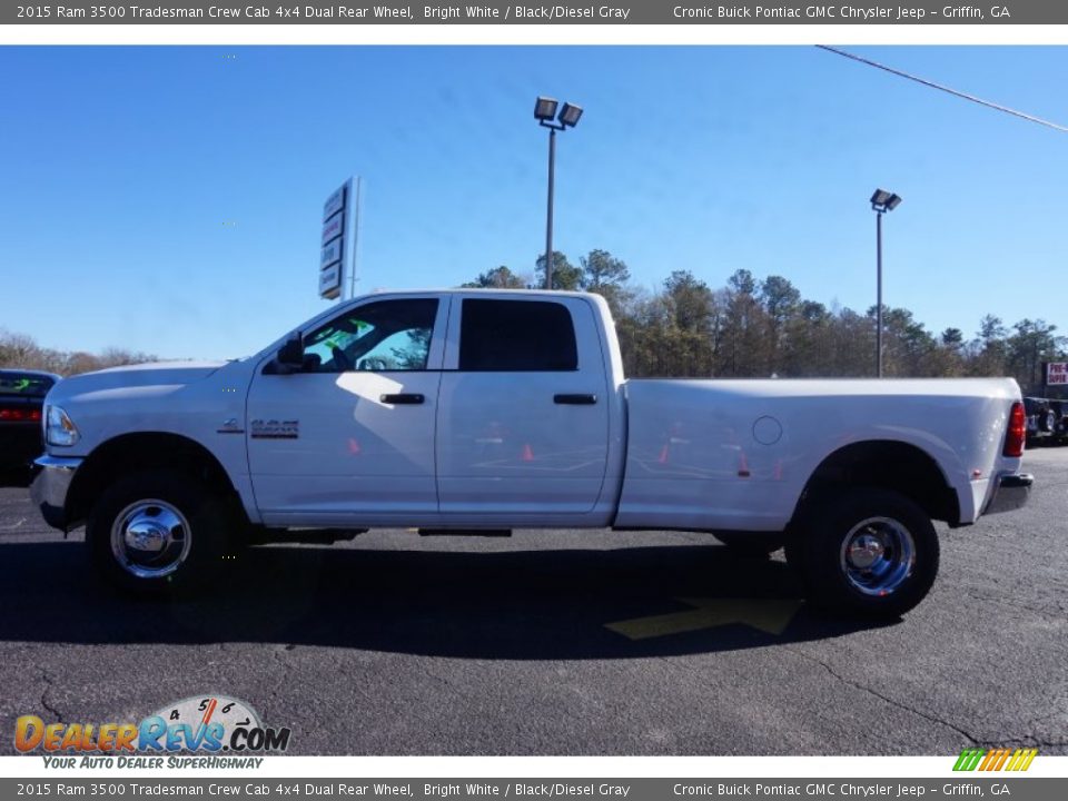 2015 Ram 3500 Tradesman Crew Cab 4x4 Dual Rear Wheel Bright White / Black/Diesel Gray Photo #4