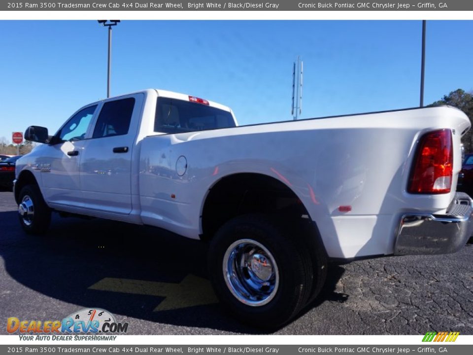 2015 Ram 3500 Tradesman Crew Cab 4x4 Dual Rear Wheel Bright White / Black/Diesel Gray Photo #5