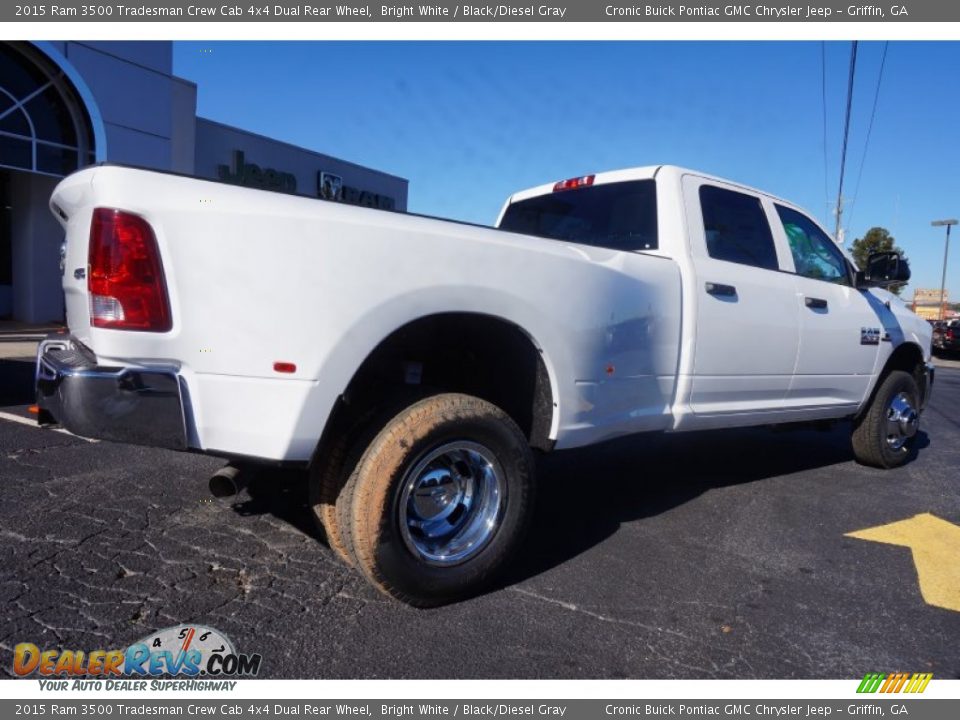 2015 Ram 3500 Tradesman Crew Cab 4x4 Dual Rear Wheel Bright White / Black/Diesel Gray Photo #7