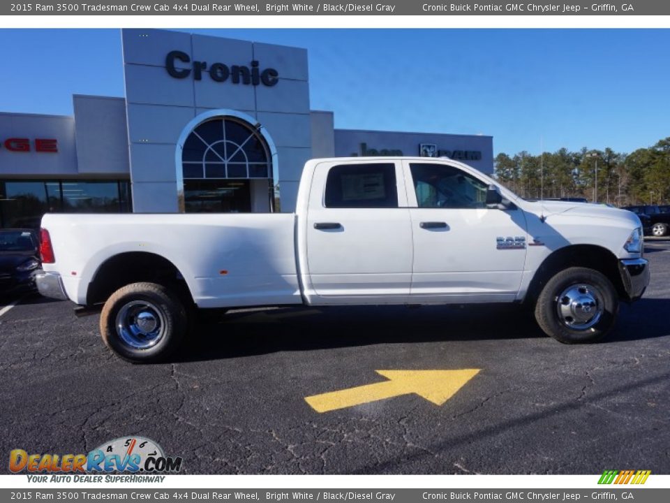 2015 Ram 3500 Tradesman Crew Cab 4x4 Dual Rear Wheel Bright White / Black/Diesel Gray Photo #8