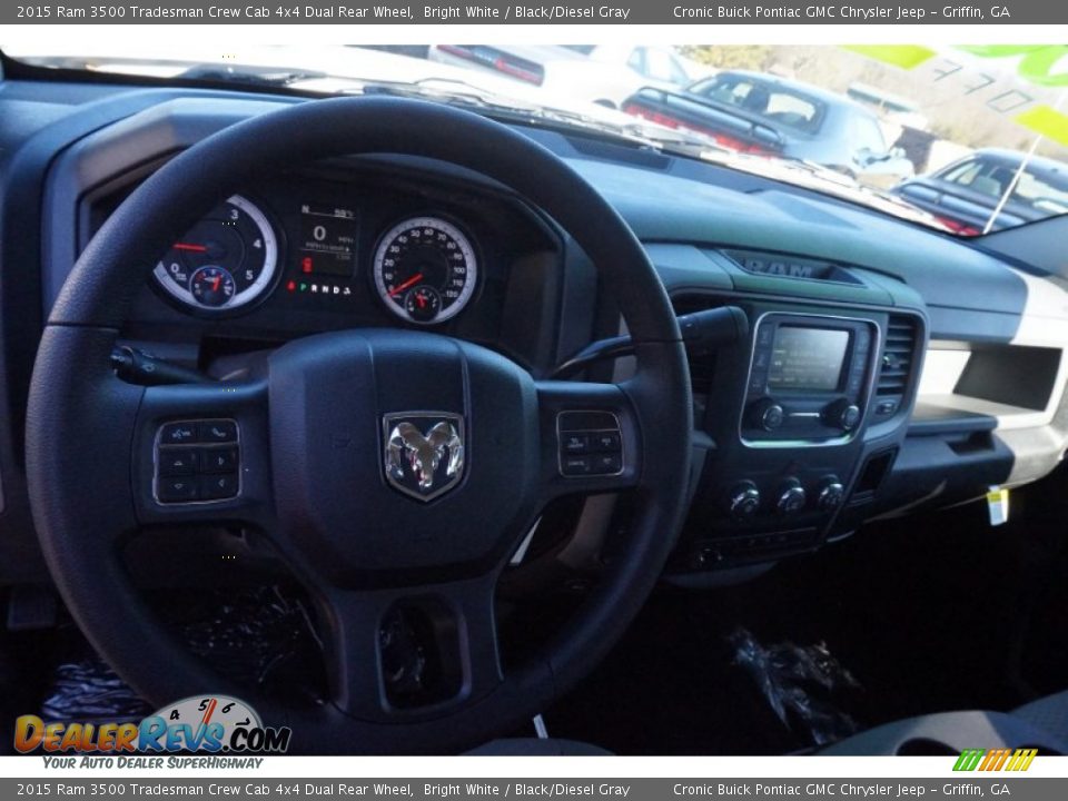 2015 Ram 3500 Tradesman Crew Cab 4x4 Dual Rear Wheel Bright White / Black/Diesel Gray Photo #10