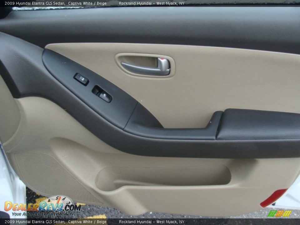 2009 Hyundai Elantra GLS Sedan Captiva White / Beige Photo #23