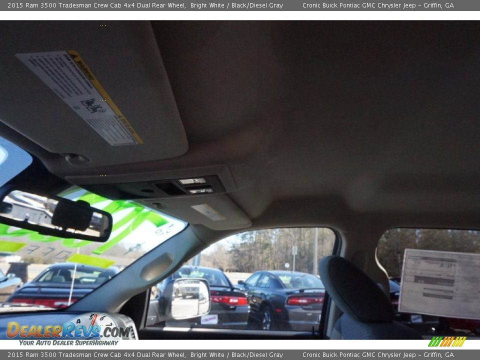 2015 Ram 3500 Tradesman Crew Cab 4x4 Dual Rear Wheel Bright White / Black/Diesel Gray Photo #11