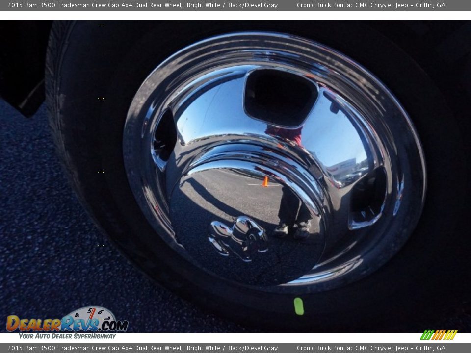 2015 Ram 3500 Tradesman Crew Cab 4x4 Dual Rear Wheel Bright White / Black/Diesel Gray Photo #12