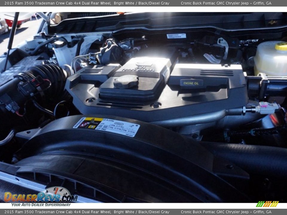 2015 Ram 3500 Tradesman Crew Cab 4x4 Dual Rear Wheel Bright White / Black/Diesel Gray Photo #14