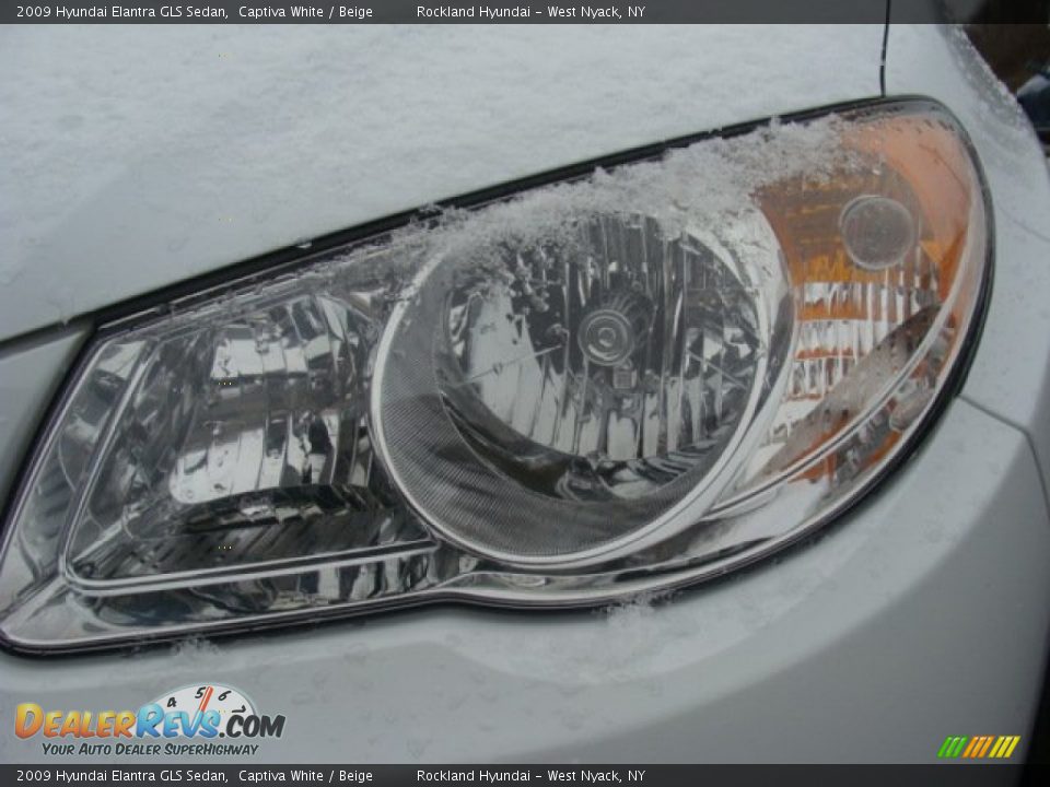 2009 Hyundai Elantra GLS Sedan Captiva White / Beige Photo #29