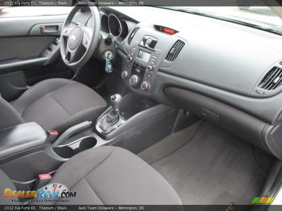 2012 Kia Forte EX Titanium / Black Photo #17