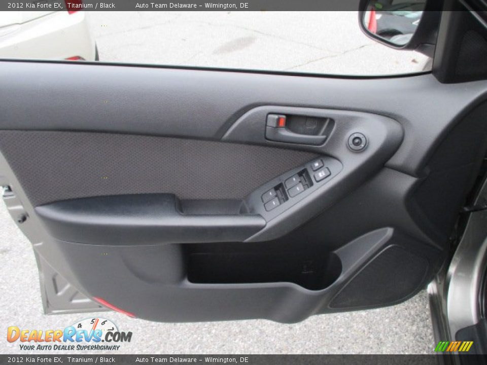 2012 Kia Forte EX Titanium / Black Photo #23