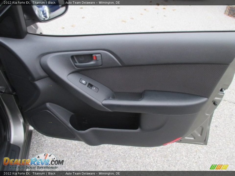2012 Kia Forte EX Titanium / Black Photo #26