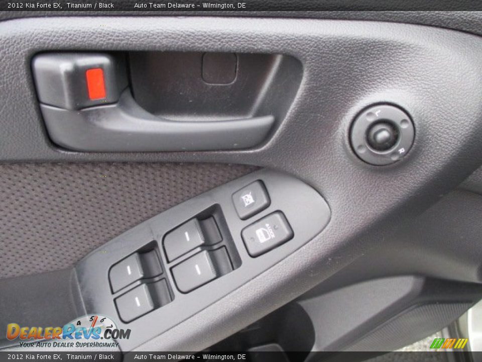 2012 Kia Forte EX Titanium / Black Photo #30