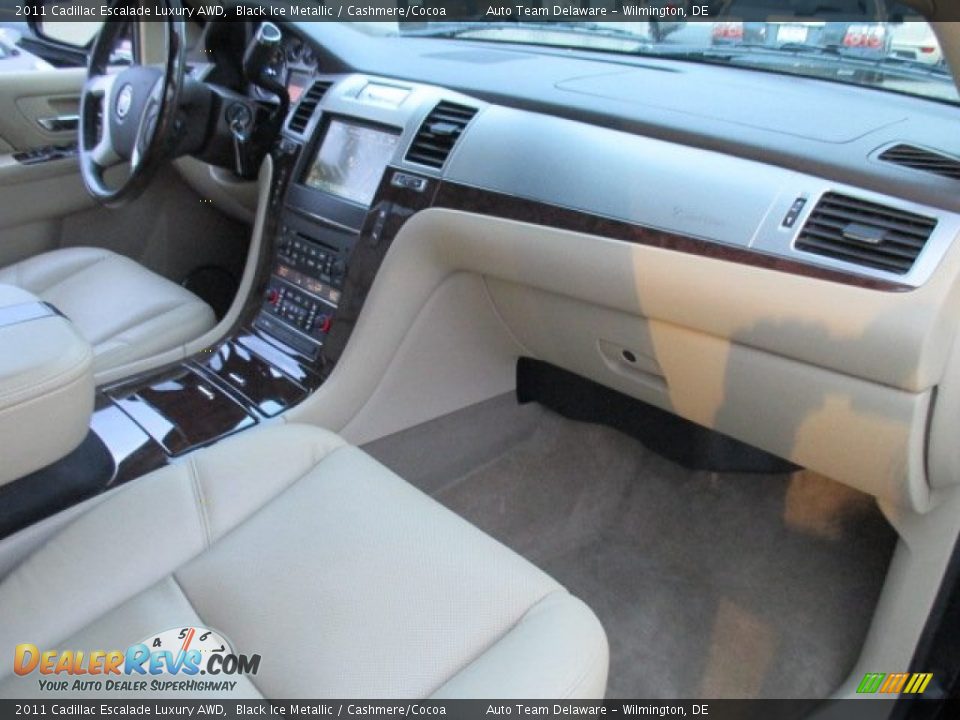 2011 Cadillac Escalade Luxury AWD Black Ice Metallic / Cashmere/Cocoa Photo #17
