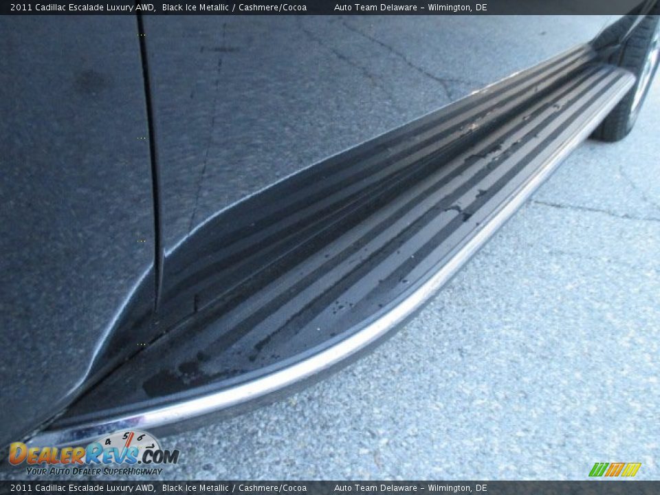 2011 Cadillac Escalade Luxury AWD Black Ice Metallic / Cashmere/Cocoa Photo #27