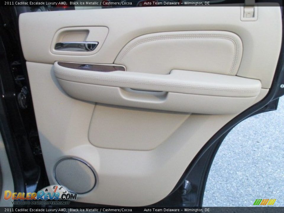 2011 Cadillac Escalade Luxury AWD Black Ice Metallic / Cashmere/Cocoa Photo #32