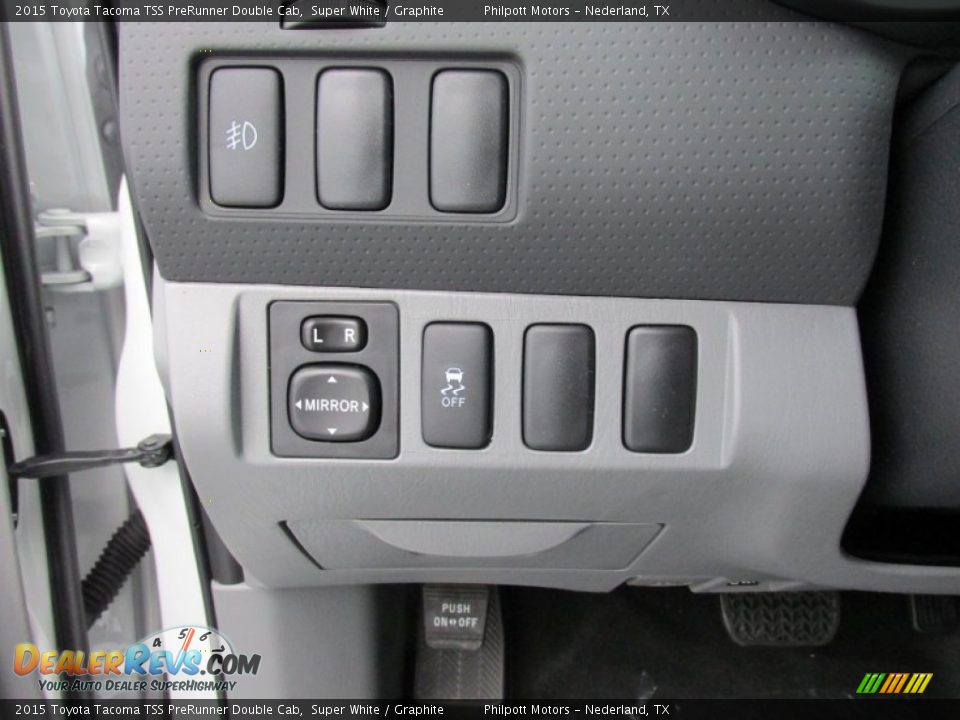 2015 Toyota Tacoma TSS PreRunner Double Cab Super White / Graphite Photo #31