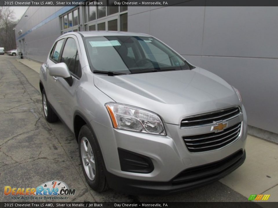Front 3/4 View of 2015 Chevrolet Trax LS AWD Photo #10