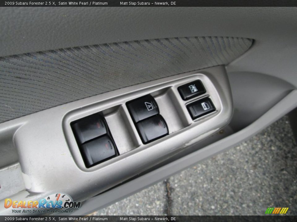 2009 Subaru Forester 2.5 X Satin White Pearl / Platinum Photo #13