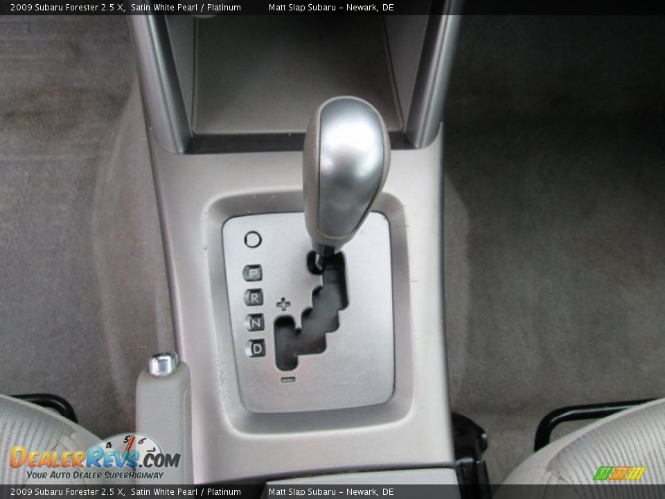 2009 Subaru Forester 2.5 X Satin White Pearl / Platinum Photo #25
