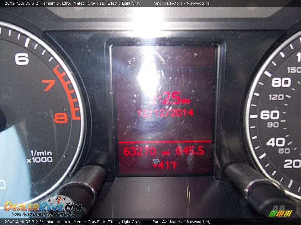 2009 Audi Q5 3.2 Premium quattro Meteor Gray Pearl Effect / Light Gray Photo #30