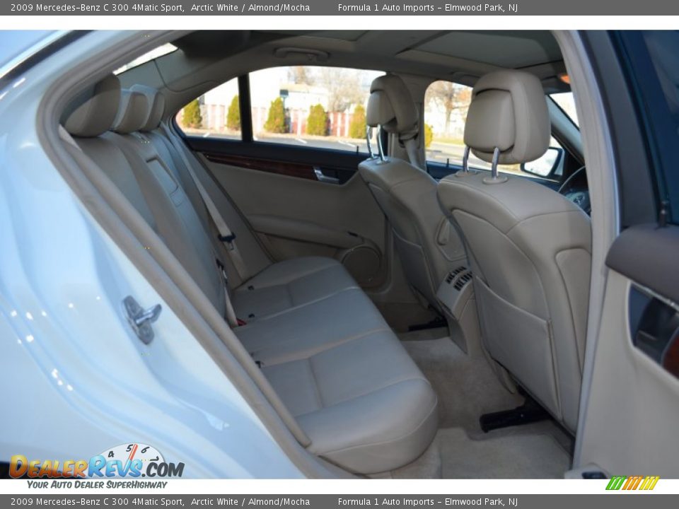 2009 Mercedes-Benz C 300 4Matic Sport Arctic White / Almond/Mocha Photo #14
