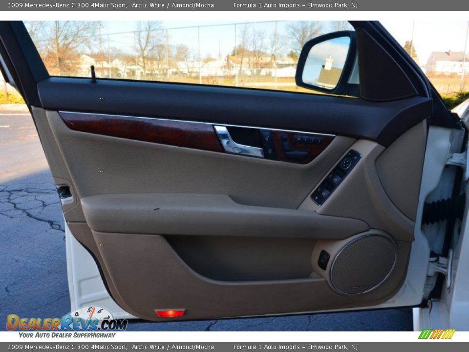 2009 Mercedes-Benz C 300 4Matic Sport Arctic White / Almond/Mocha Photo #21