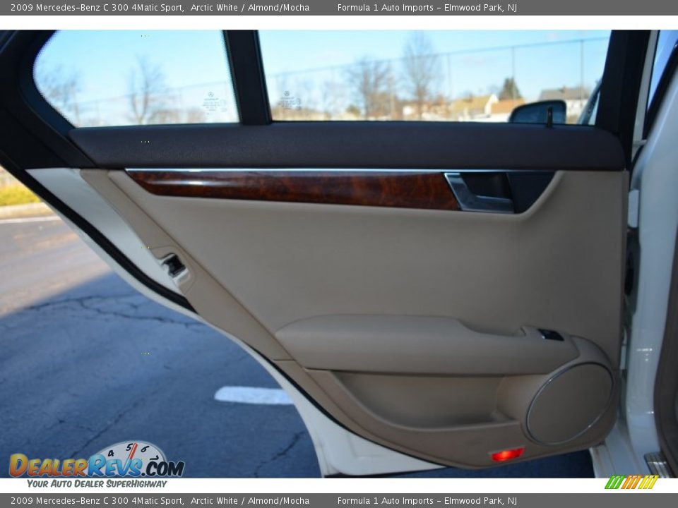 2009 Mercedes-Benz C 300 4Matic Sport Arctic White / Almond/Mocha Photo #22