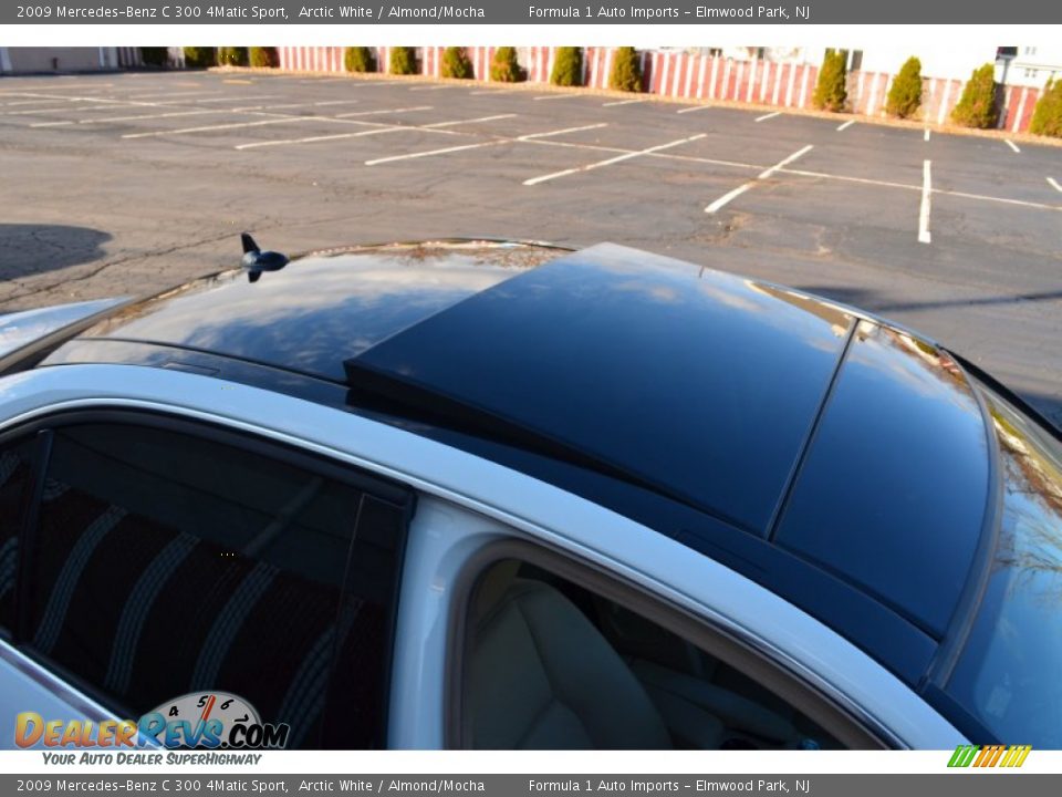 2009 Mercedes-Benz C 300 4Matic Sport Arctic White / Almond/Mocha Photo #25