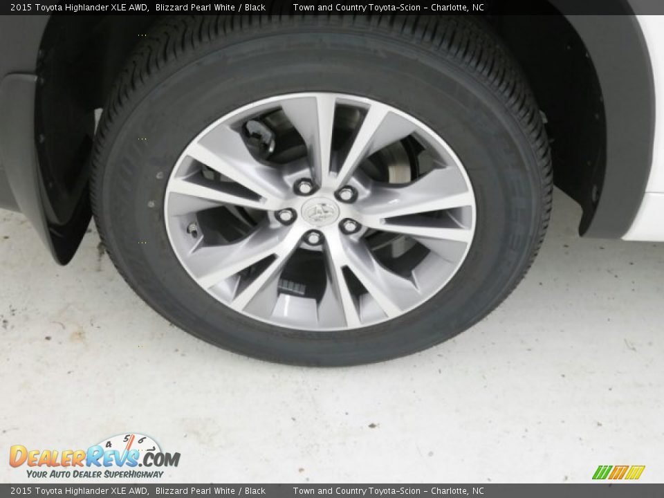 2015 Toyota Highlander XLE AWD Blizzard Pearl White / Black Photo #2