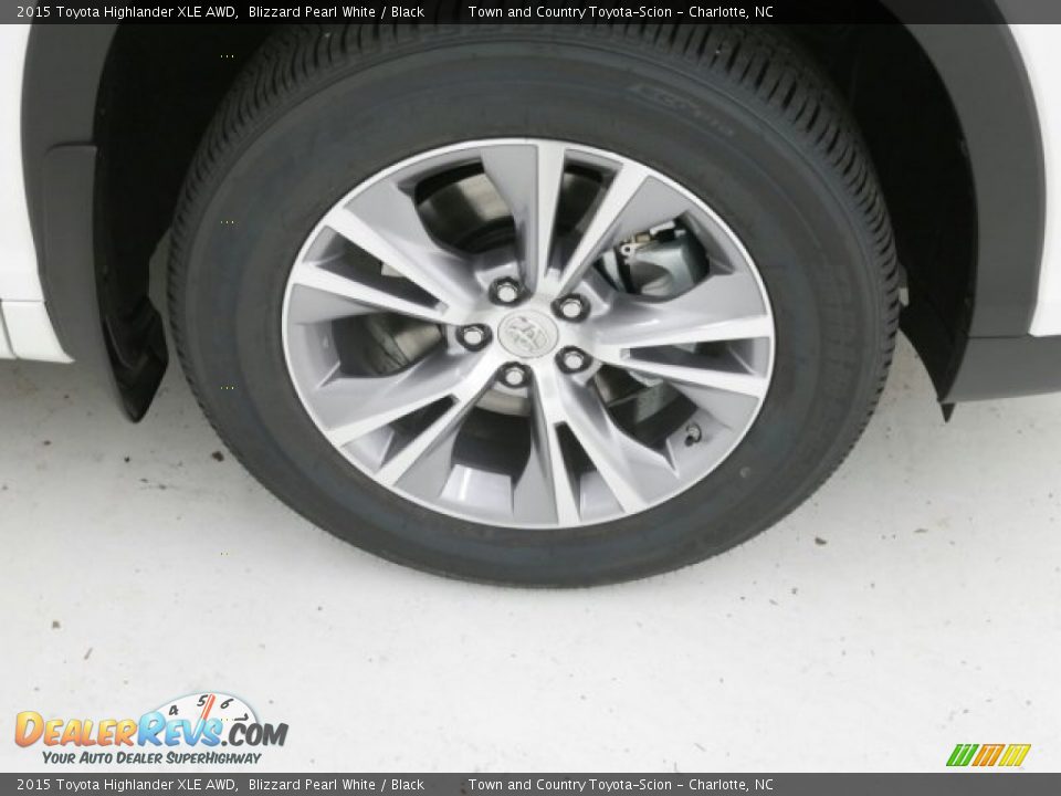 2015 Toyota Highlander XLE AWD Blizzard Pearl White / Black Photo #3