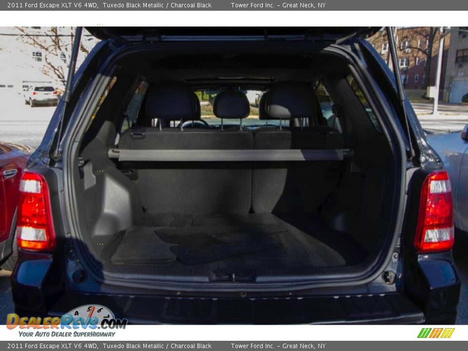 2011 Ford Escape XLT V6 4WD Tuxedo Black Metallic / Charcoal Black Photo #4