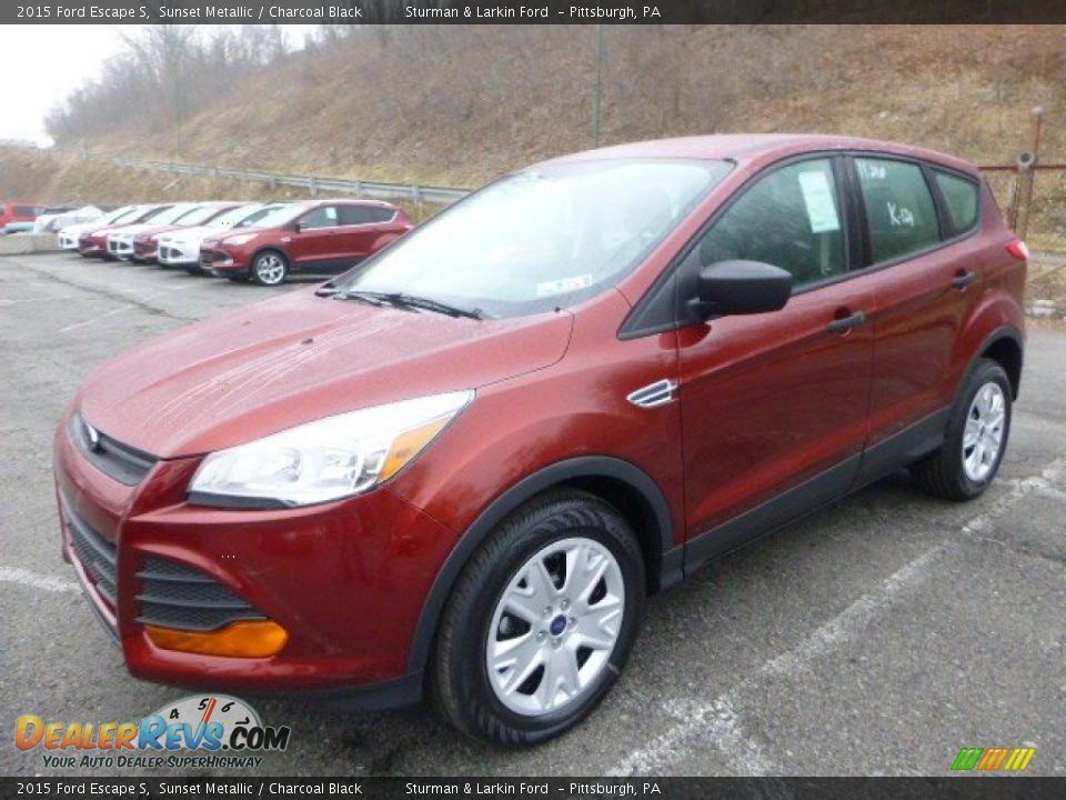 Front 3/4 View of 2015 Ford Escape S Photo #3