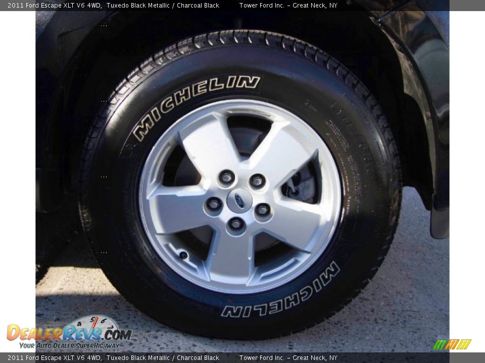 2011 Ford Escape XLT V6 4WD Tuxedo Black Metallic / Charcoal Black Photo #7