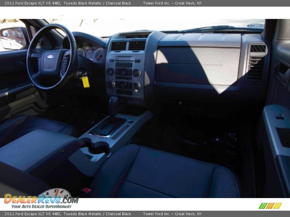 2011 Ford Escape XLT V6 4WD Tuxedo Black Metallic / Charcoal Black Photo #12