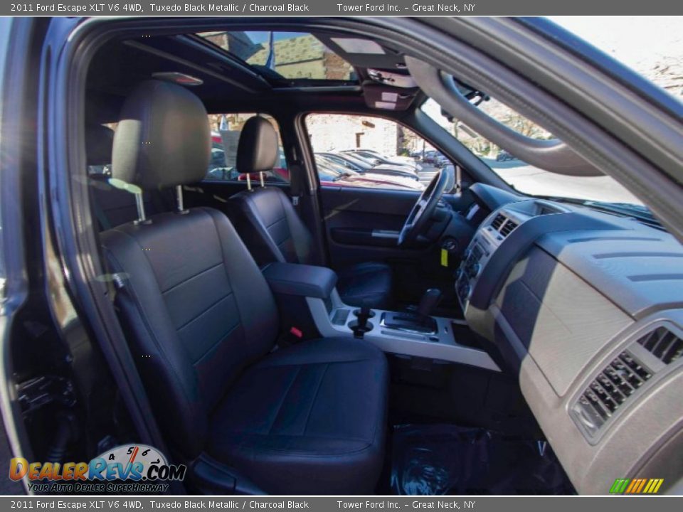 2011 Ford Escape XLT V6 4WD Tuxedo Black Metallic / Charcoal Black Photo #13