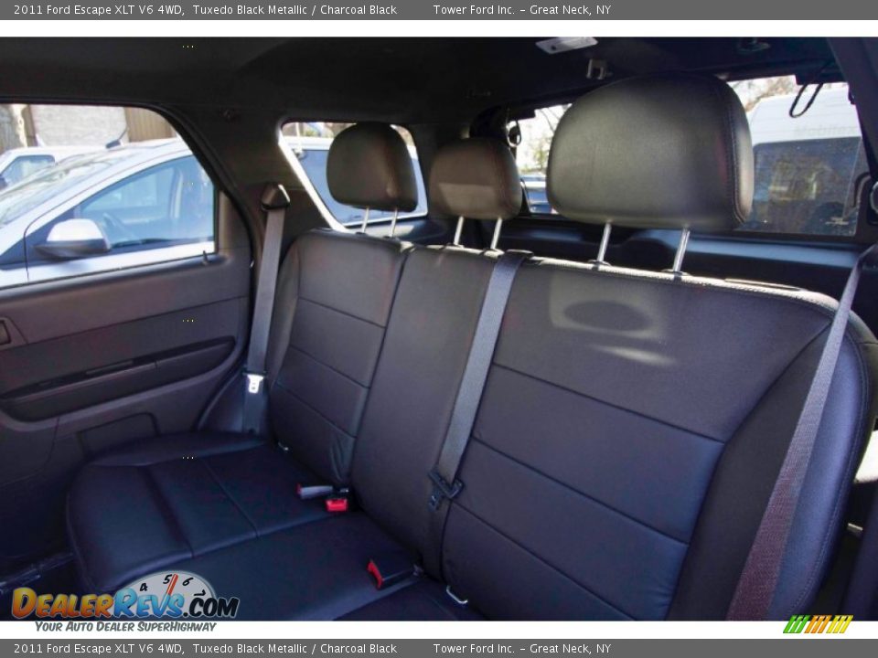 2011 Ford Escape XLT V6 4WD Tuxedo Black Metallic / Charcoal Black Photo #17