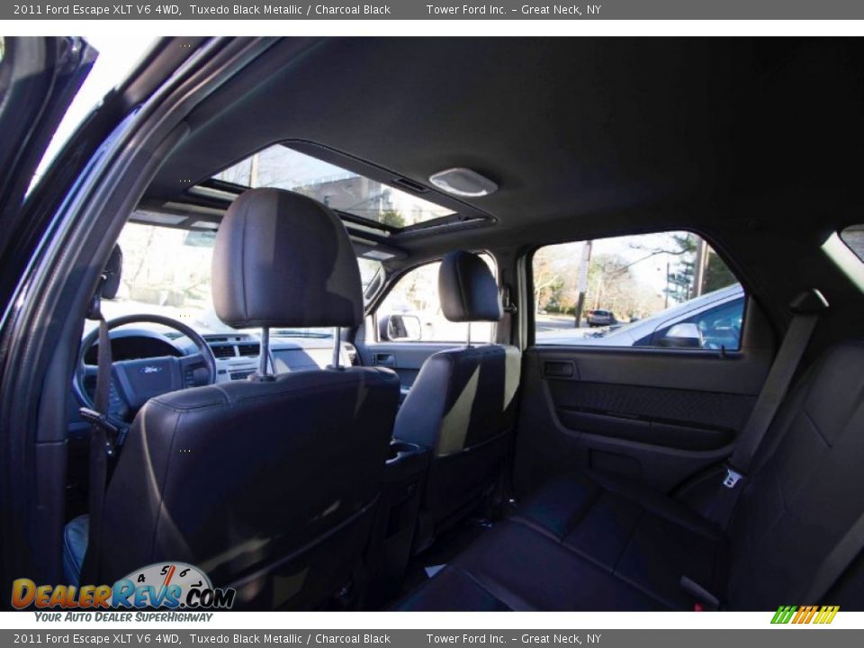 2011 Ford Escape XLT V6 4WD Tuxedo Black Metallic / Charcoal Black Photo #18