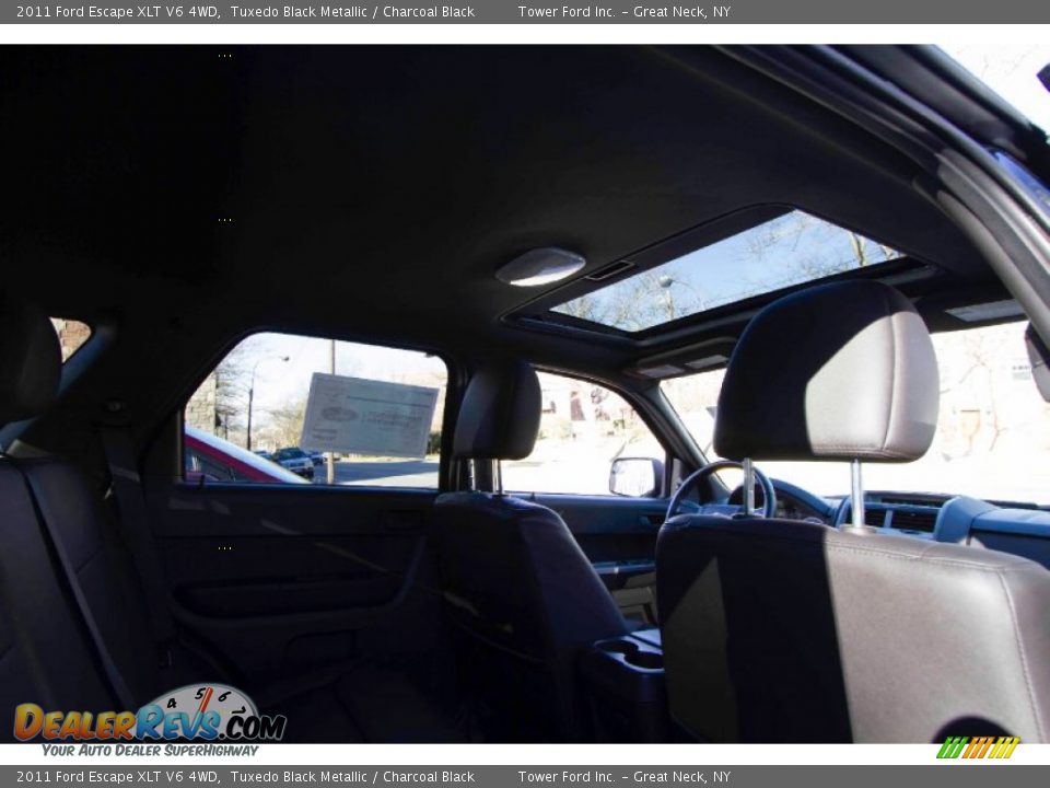 2011 Ford Escape XLT V6 4WD Tuxedo Black Metallic / Charcoal Black Photo #21