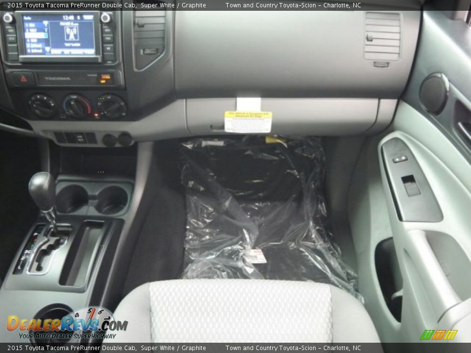 2015 Toyota Tacoma PreRunner Double Cab Super White / Graphite Photo #13