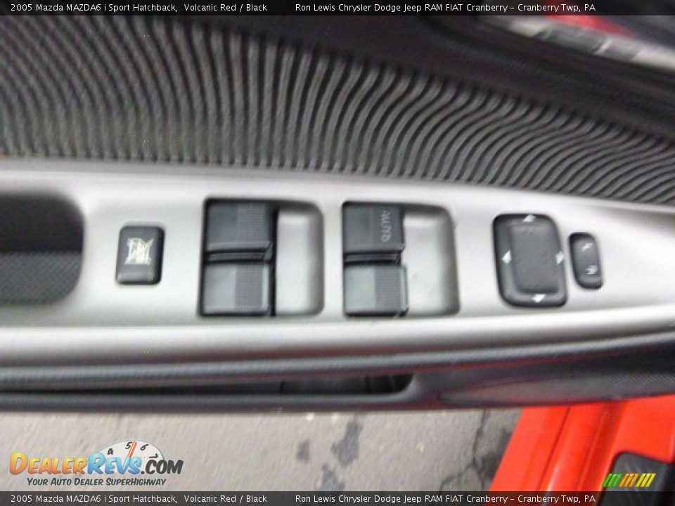 2005 Mazda MAZDA6 i Sport Hatchback Volcanic Red / Black Photo #16