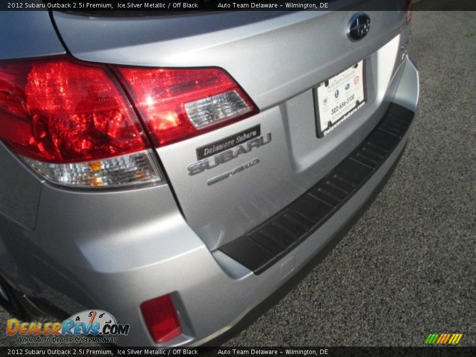 2012 Subaru Outback 2.5i Premium Ice Silver Metallic / Off Black Photo #24