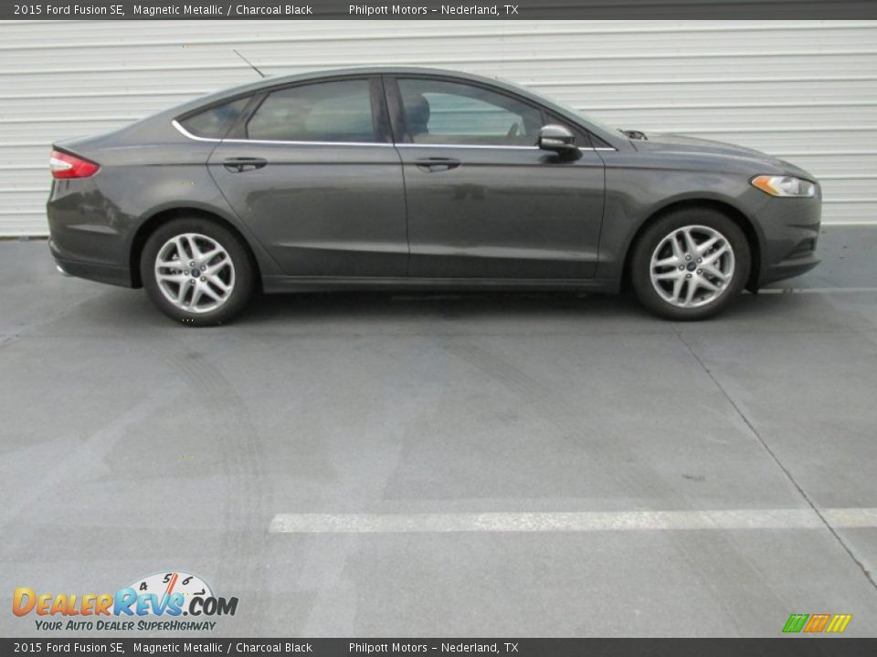 2015 Ford Fusion SE Magnetic Metallic / Charcoal Black Photo #3