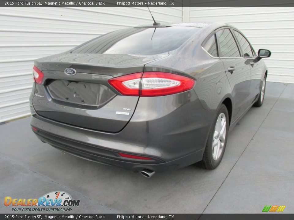 2015 Ford Fusion SE Magnetic Metallic / Charcoal Black Photo #4