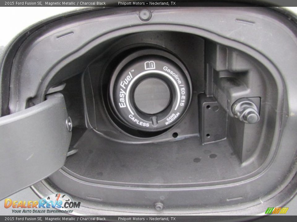 2015 Ford Fusion SE Magnetic Metallic / Charcoal Black Photo #13