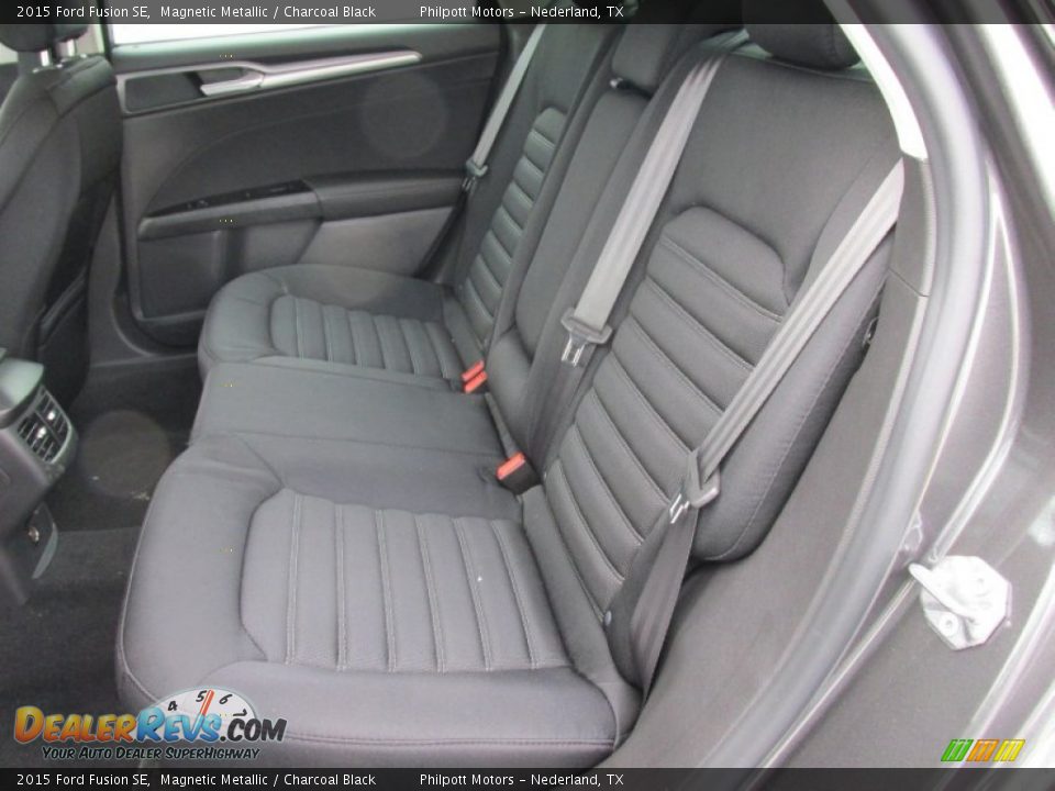 2015 Ford Fusion SE Magnetic Metallic / Charcoal Black Photo #20