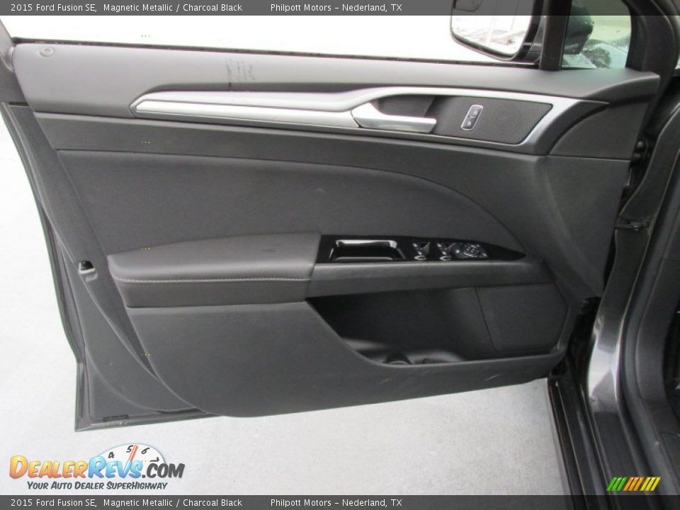 2015 Ford Fusion SE Magnetic Metallic / Charcoal Black Photo #21