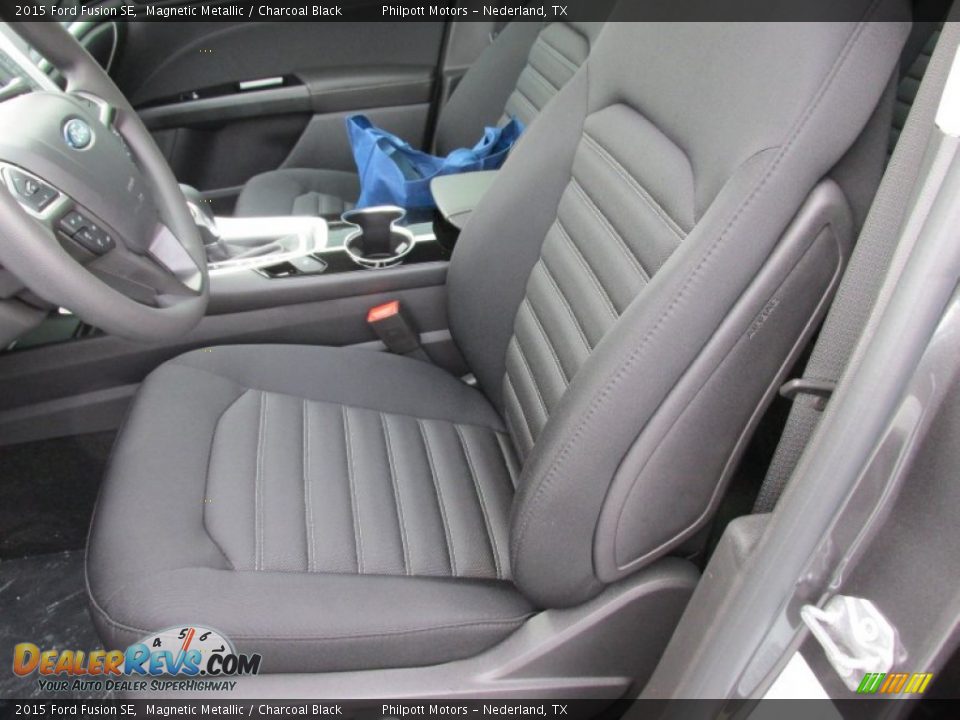 2015 Ford Fusion SE Magnetic Metallic / Charcoal Black Photo #23