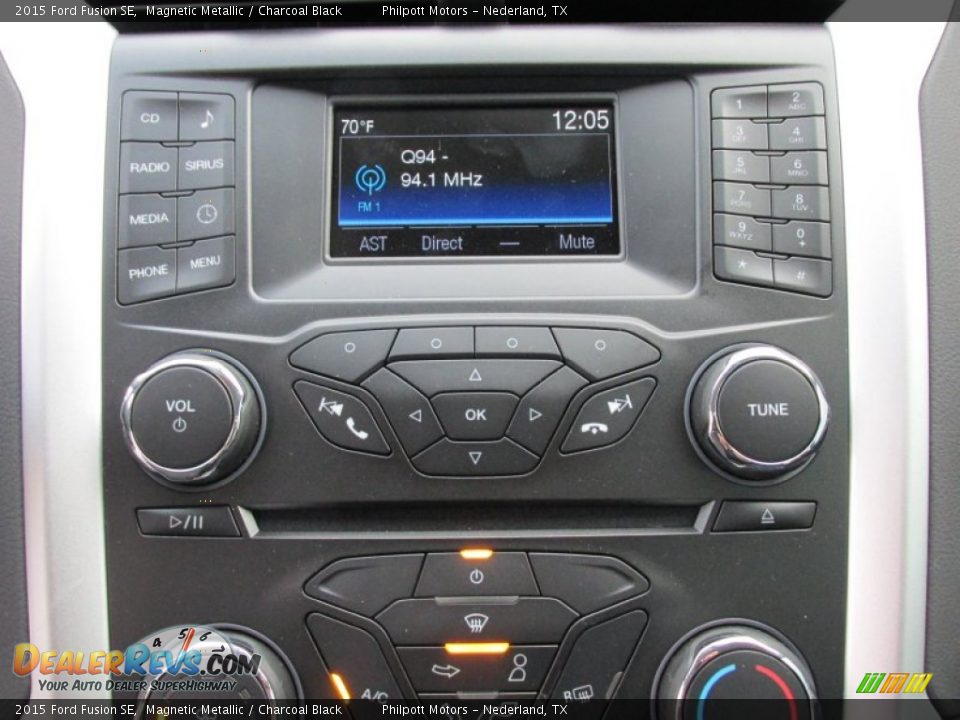 2015 Ford Fusion SE Magnetic Metallic / Charcoal Black Photo #27