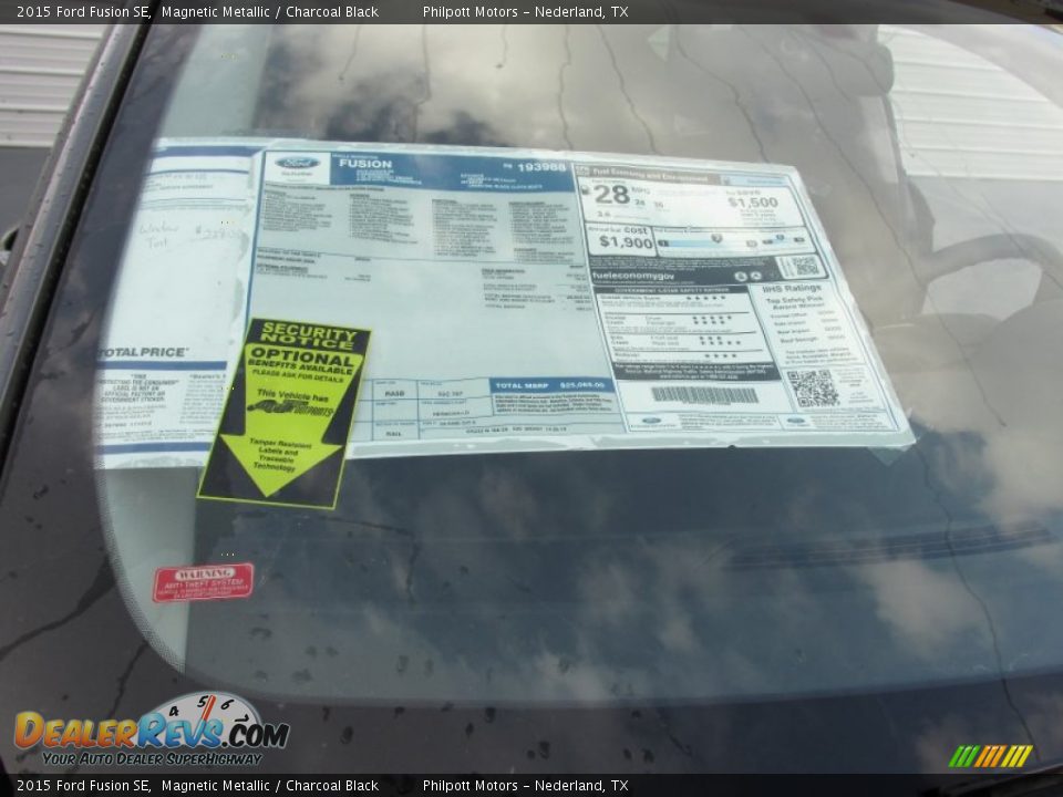 2015 Ford Fusion SE Magnetic Metallic / Charcoal Black Photo #33